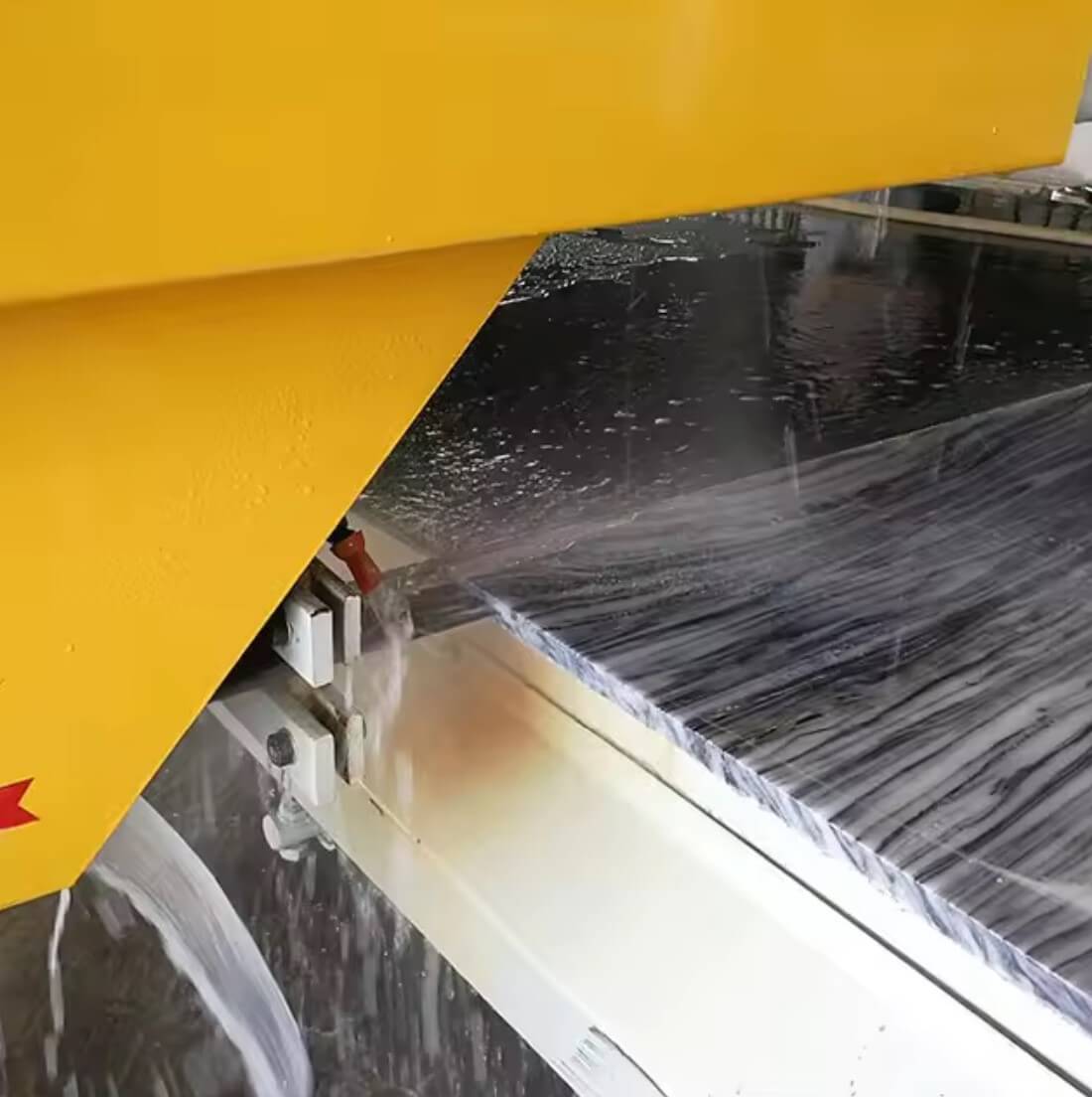 Thin Slab Band Saw Cutting Machine